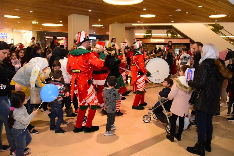 Biggest Christmas Reveal event at Toy Store-ABC Verdun